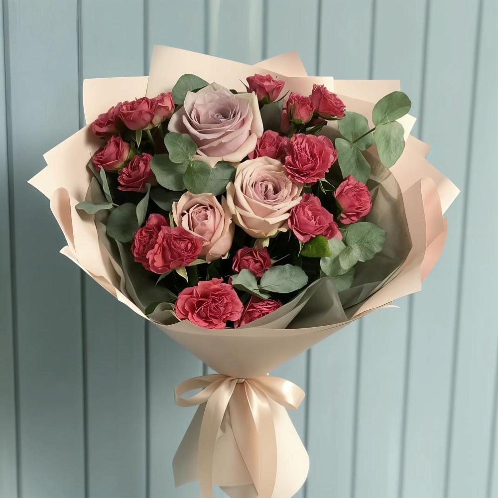 Букет цветов из: Гвоздики и Розы в Кировской