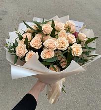 Букет Кремовые розы Латте в Кировской