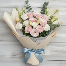 Букет цветов из:  Лизиантусы в Кировской