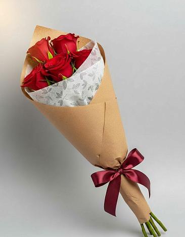 Букет цветов из: Розы в Кировской