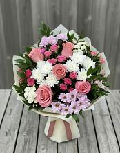 Букет цветов из:  Альстромерии, Гвоздики, Розы и Хризантемы в Кировской