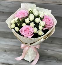 Букет цветов из:  Розы в Кировской