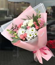 Букет цветов из:  Розы, Лизиантусы и Хризантемы в Кировской