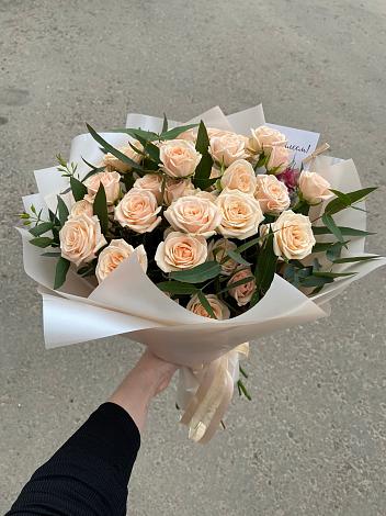 Букет Кремовые розы Латте в Кировской