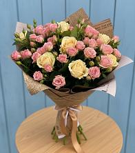 Букет цветов из:  Розы в Кировской