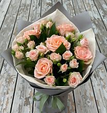 Букет цветов из:  Розы в Кировской