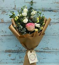 Букет цветов из:  Розы и Лизиантусы в Кировской