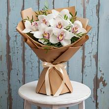 Букет цветов из:  Орхидеи и Розы в Кировской